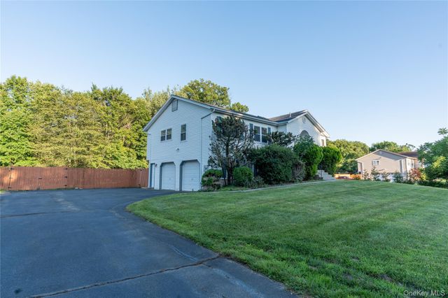 3 Aron Court, Spring Valley, NY 10977