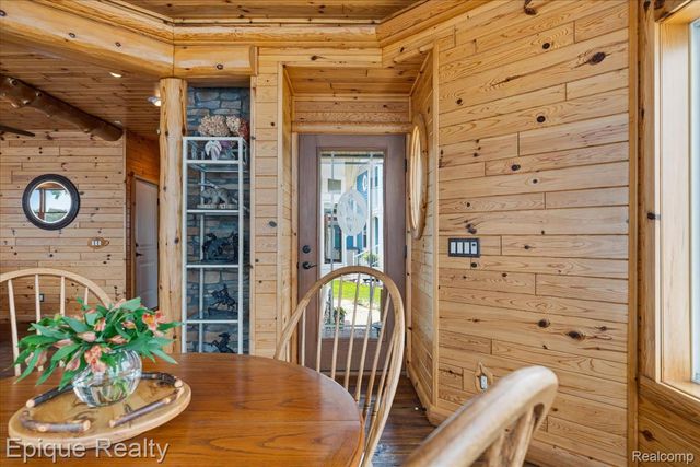51 Crescent Avenue, Lake Orion Village, MI 48362
