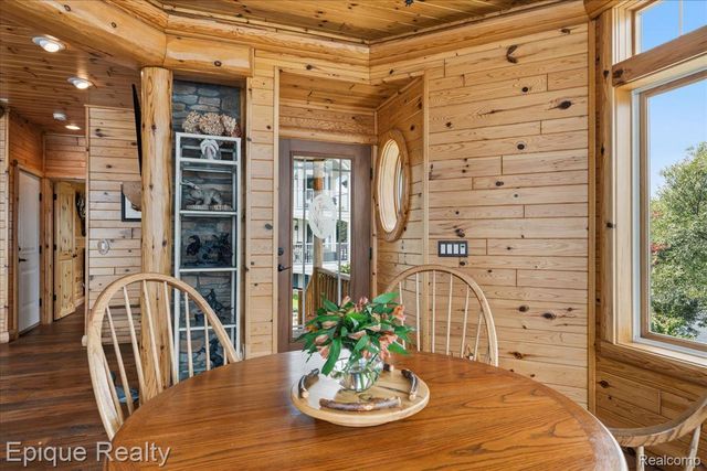 51 Crescent Avenue, Lake Orion Village, MI 48362