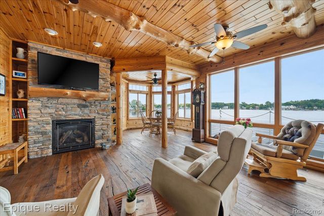 51 Crescent Avenue, Lake Orion Village, MI 48362