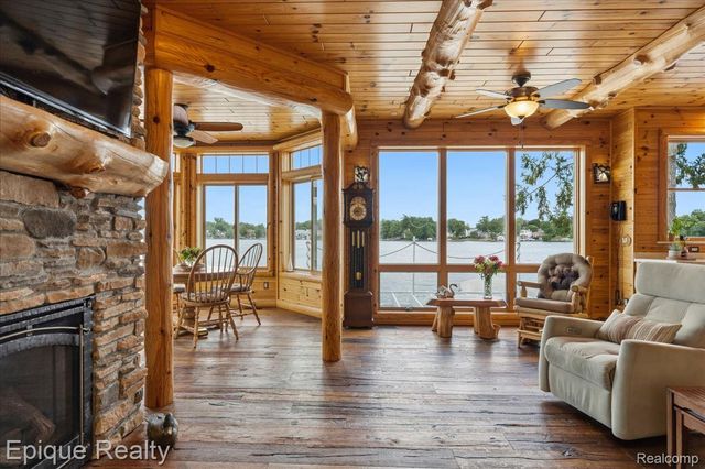 51 Crescent Avenue, Lake Orion Village, MI 48362