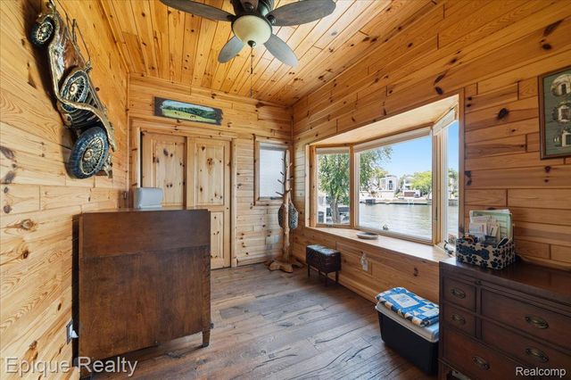 51 Crescent Avenue, Lake Orion Village, MI 48362