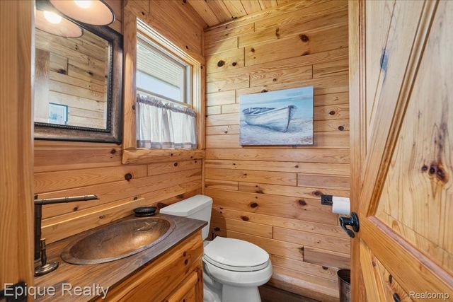 51 Crescent Avenue, Lake Orion Village, MI 48362