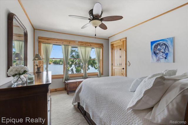 51 Crescent Avenue, Lake Orion Village, MI 48362