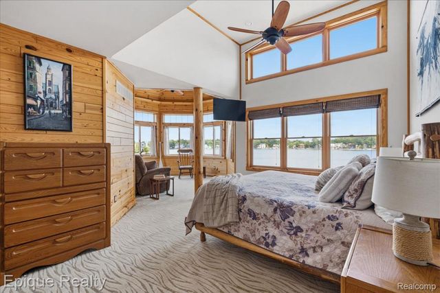 51 Crescent Avenue, Lake Orion Village, MI 48362