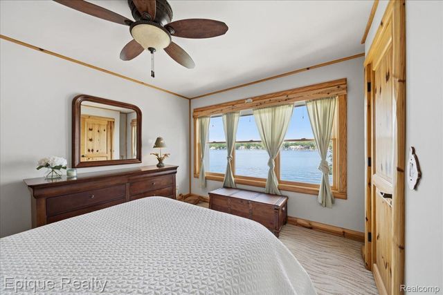 51 Crescent Avenue, Lake Orion Village, MI 48362