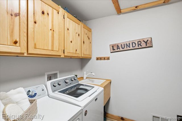 51 Crescent Avenue, Lake Orion Village, MI 48362
