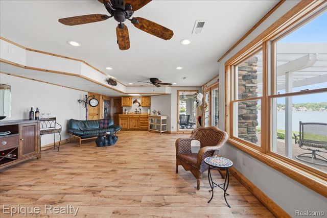51 Crescent Avenue, Lake Orion Village, MI 48362
