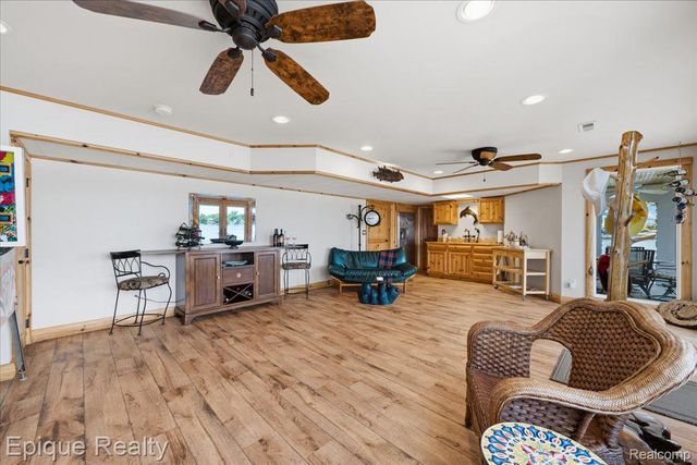 51 Crescent Avenue, Lake Orion Village, MI 48362