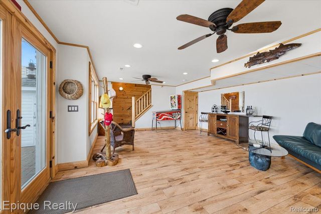 51 Crescent Avenue, Lake Orion Village, MI 48362