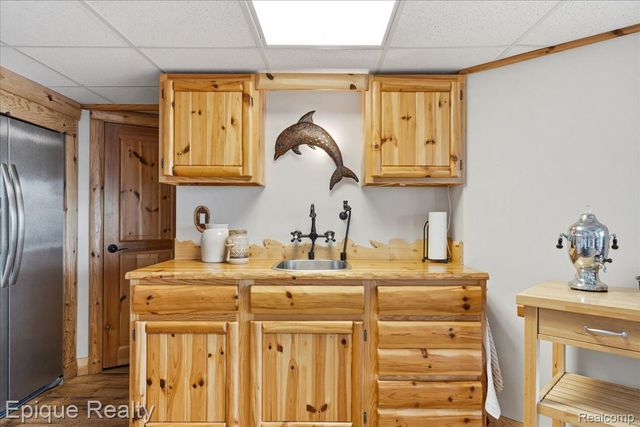 51 Crescent Avenue, Lake Orion Village, MI 48362