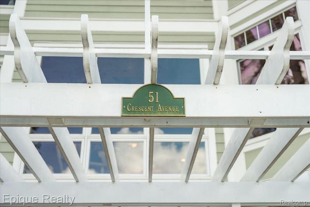 51 Crescent Avenue, Lake Orion Village, MI 48362
