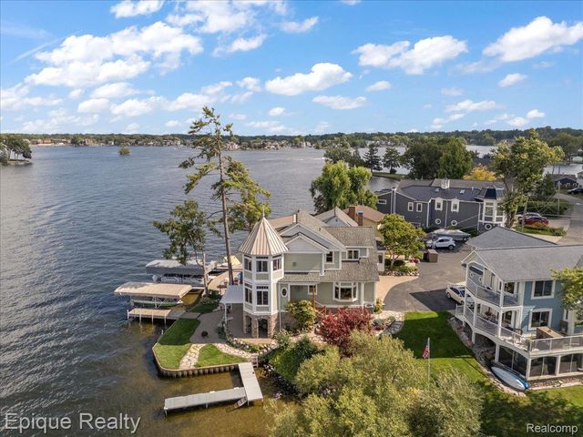 51 Crescent Avenue, Lake Orion Village, MI 48362