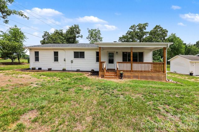 2724 Union Cross Church Road, Yadkinville, NC 27055
