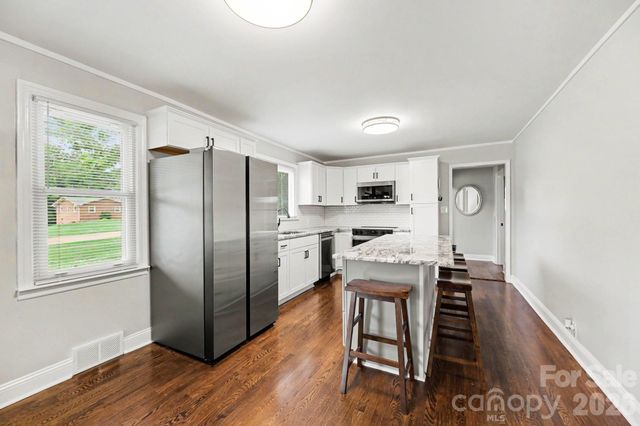2724 Union Cross Church Road, Yadkinville, NC 27055