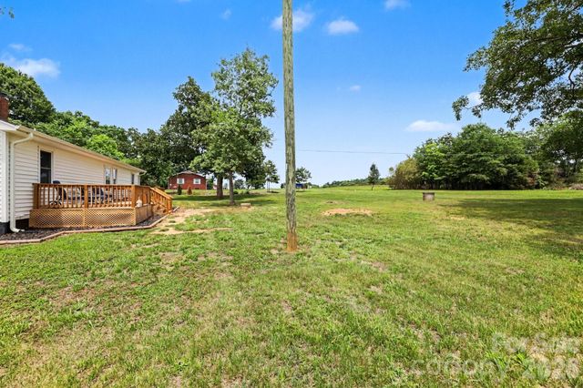 2724 Union Cross Church Road, Yadkinville, NC 27055