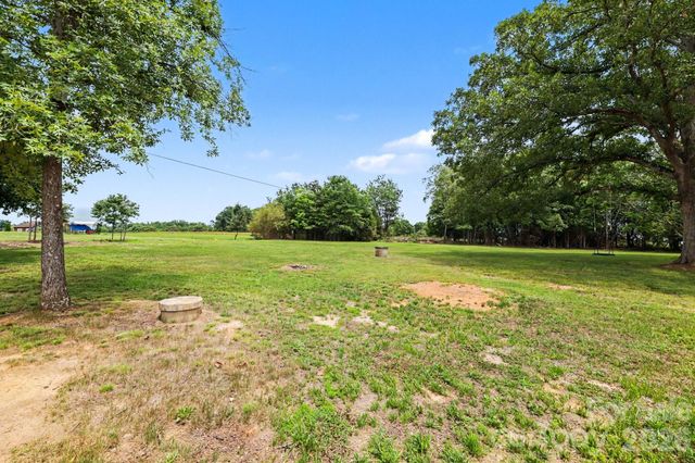 2724 Union Cross Church Road, Yadkinville, NC 27055