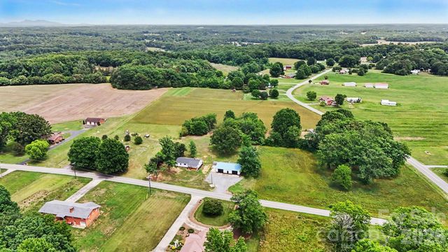 2724 Union Cross Church Road, Yadkinville, NC 27055