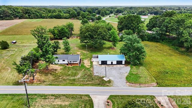 2724 Union Cross Church Road, Yadkinville, NC 27055