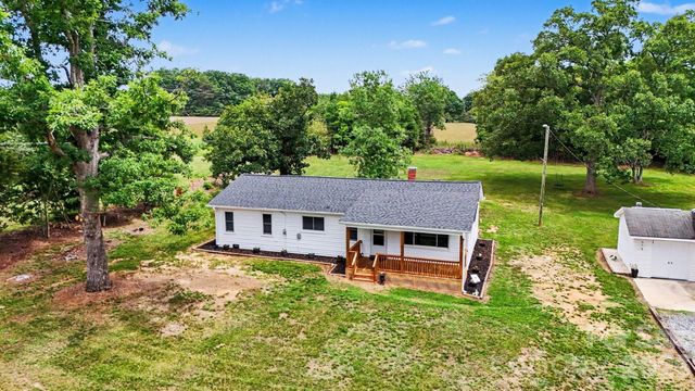 2724 Union Cross Church Road, Yadkinville, NC 27055