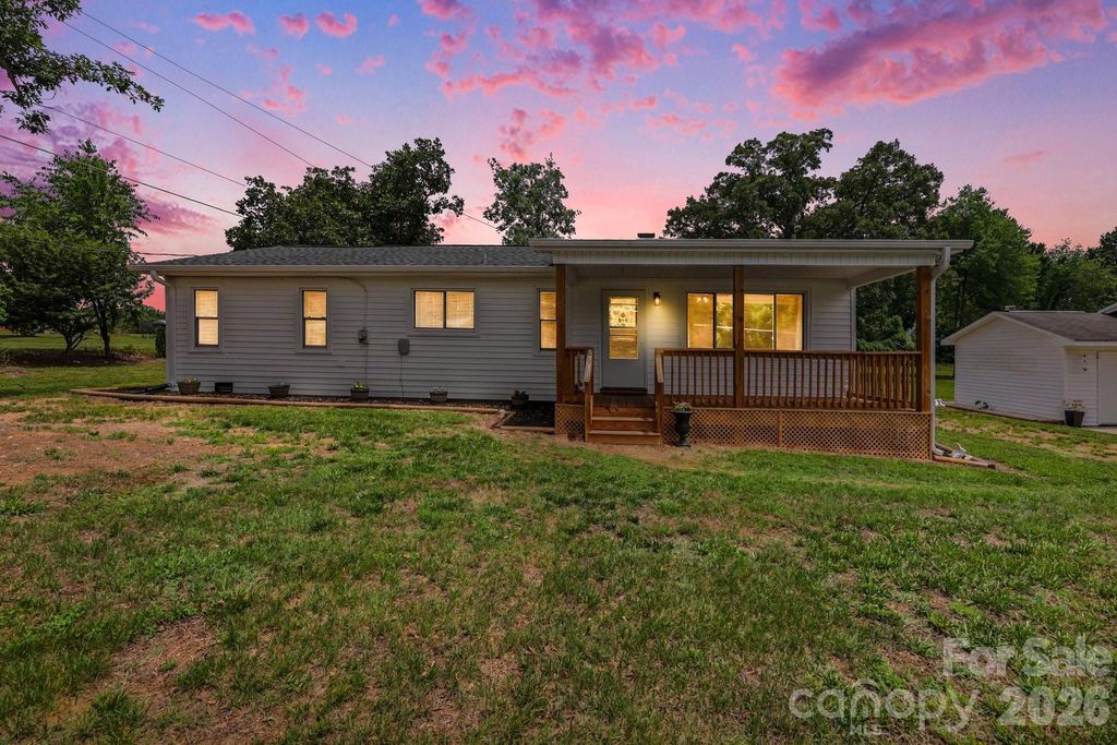 2724 Union Cross Church Road, Yadkinville, NC 27055