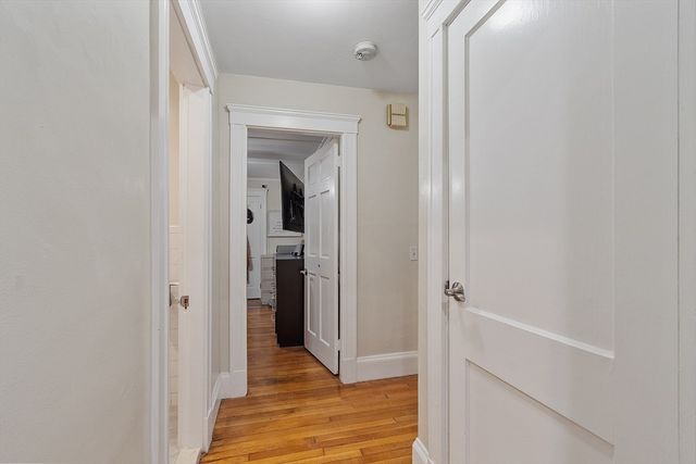 48 Saratoga St, Lynn, MA 01902