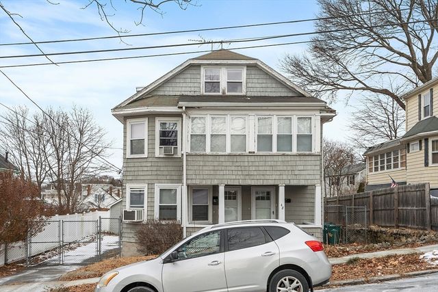 48 Saratoga St, Lynn, MA 01902