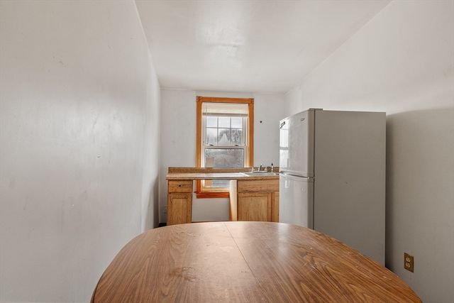 48 Saratoga St, Lynn, MA 01902