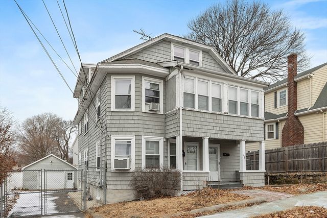48 Saratoga St, Lynn, MA 01902