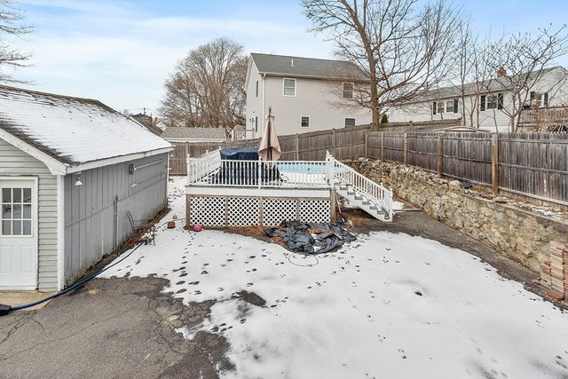48 Saratoga St, Lynn, MA 01902