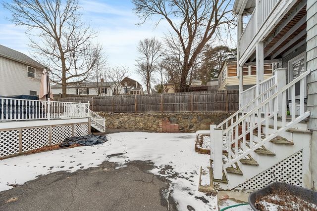 48 Saratoga St, Lynn, MA 01902