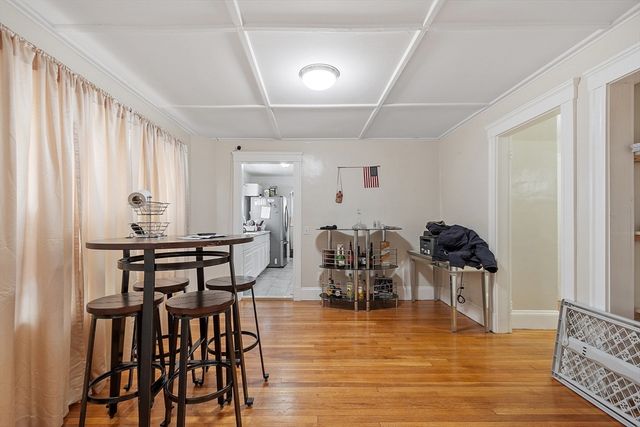 48 Saratoga St, Lynn, MA 01902