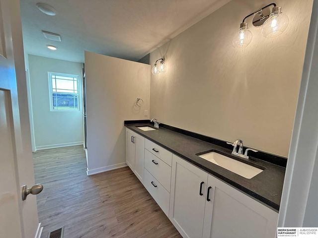 19814 Cinnamon Street, Omaha, NE 68135