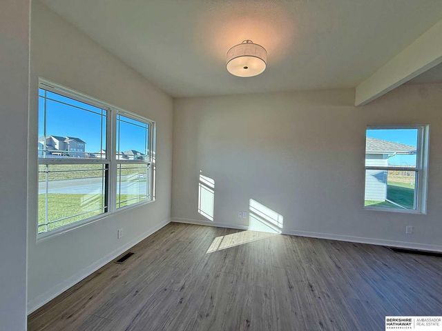 19814 Cinnamon Street, Omaha, NE 68135