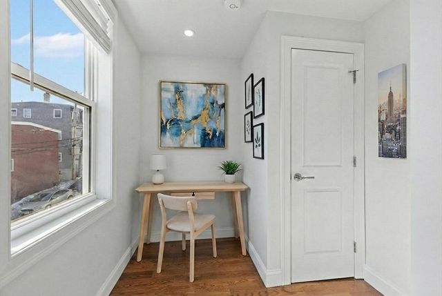 318 Princeton St 201, Boston, MA 02128