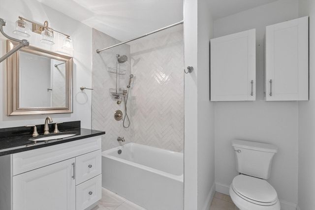 318 Princeton St 201, Boston, MA 02128