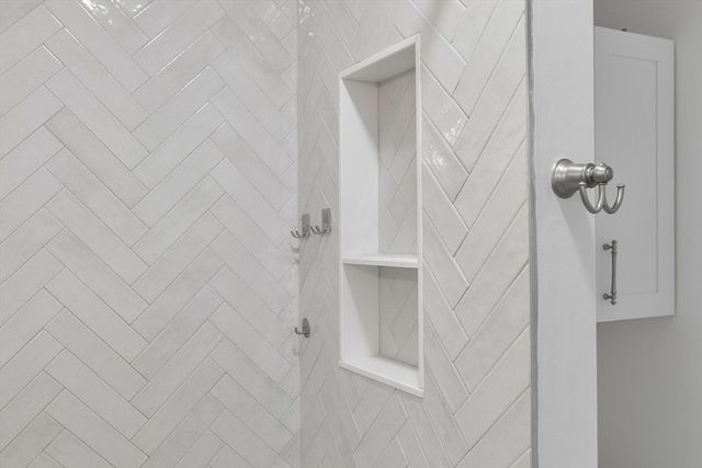 318 Princeton St 201, Boston, MA 02128