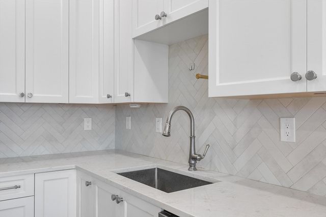 318 Princeton St 201, Boston, MA 02128