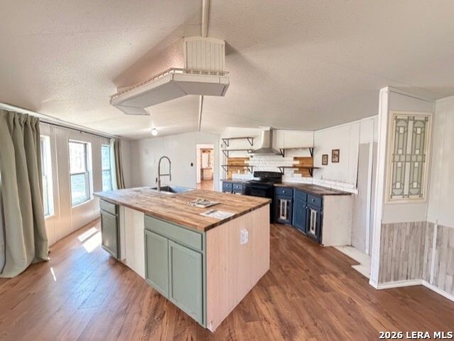 181 Oak Valley, La Vernia, TX 78121