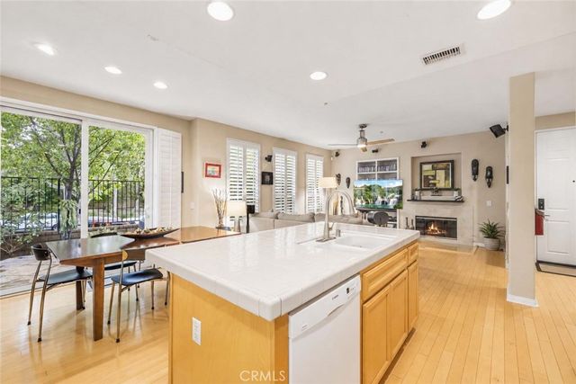 25441 Eagle Lane 140, Valencia, CA 91381