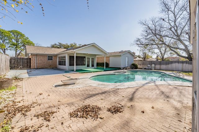 1914 Roosevelt Drive, Pantego, TX 76013