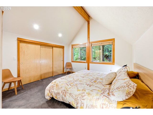 72430 E SMITH Loop, Rhododendron, OR 97049