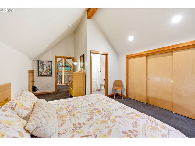 72430 E SMITH Loop, Rhododendron, OR 97049