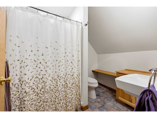 72430 E SMITH Loop, Rhododendron, OR 97049