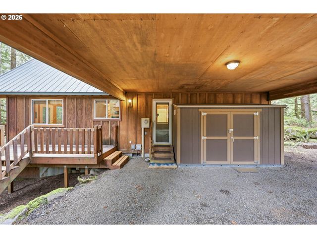72430 E SMITH Loop, Rhododendron, OR 97049
