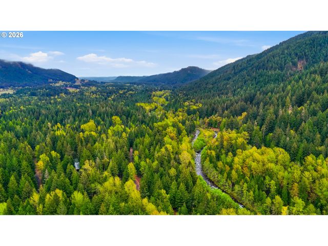 72430 E SMITH Loop, Rhododendron, OR 97049