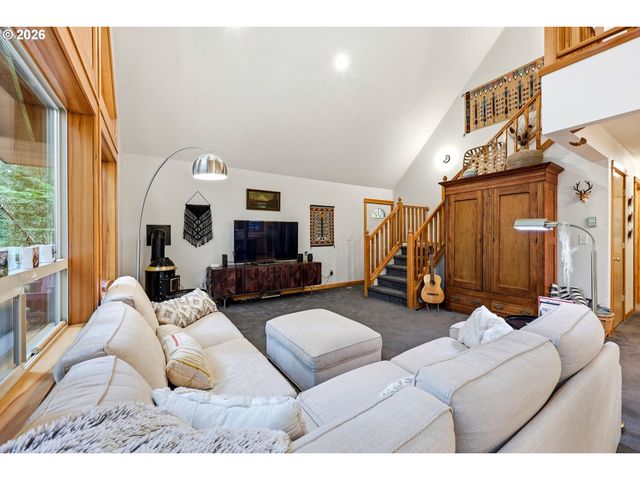 72430 E SMITH Loop, Rhododendron, OR 97049