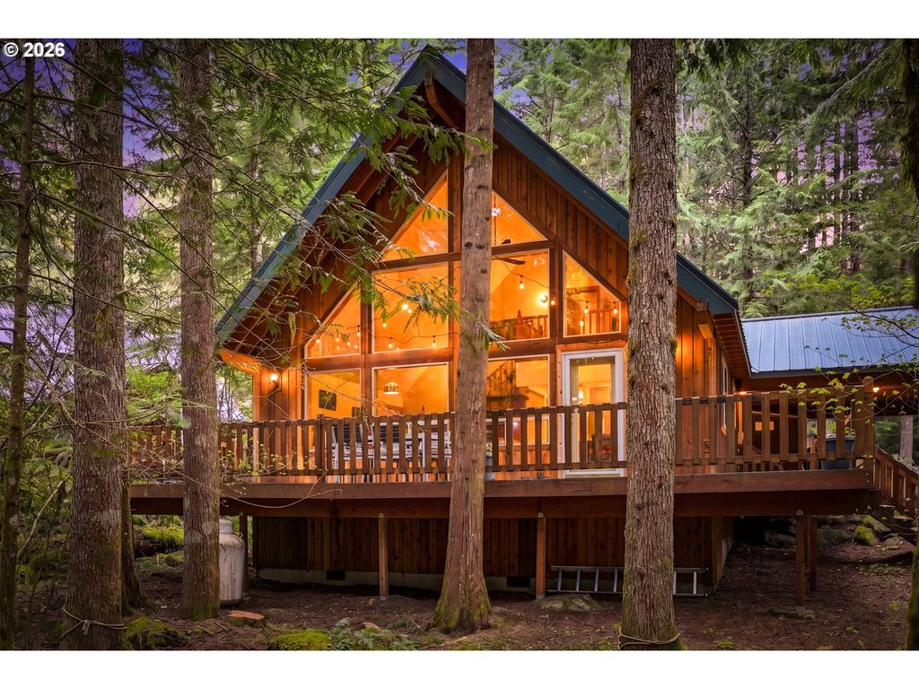 72430 E SMITH Loop, Rhododendron, OR 97049