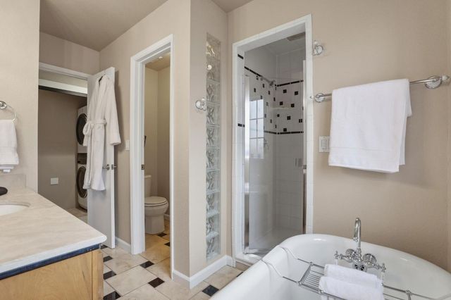 2113 Venus Dr, Sacramento, CA 95864