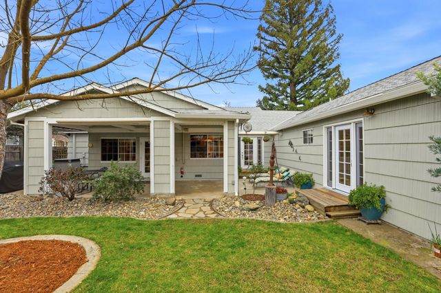 2113 Venus Dr, Sacramento, CA 95864